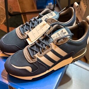 Adidas Men's ZX 700 HD Navy and Cream Sneakers